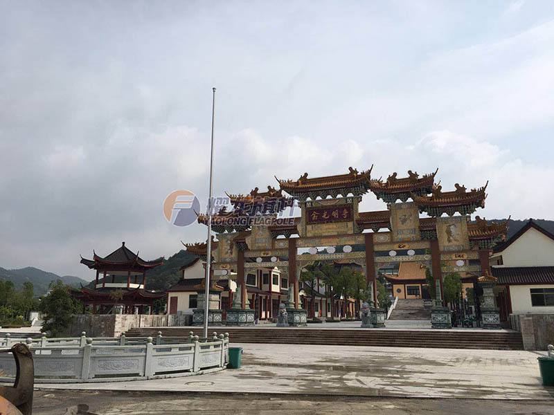 耀龙蜜桃福利导航为福建漳州诏安县金光明寺安装寺庙旗